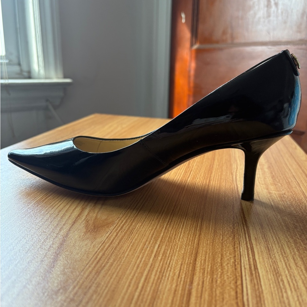 Ivanka Trump Size 8 1/2 Black Women's Heels